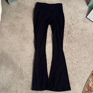 Splits59 short flares in navy